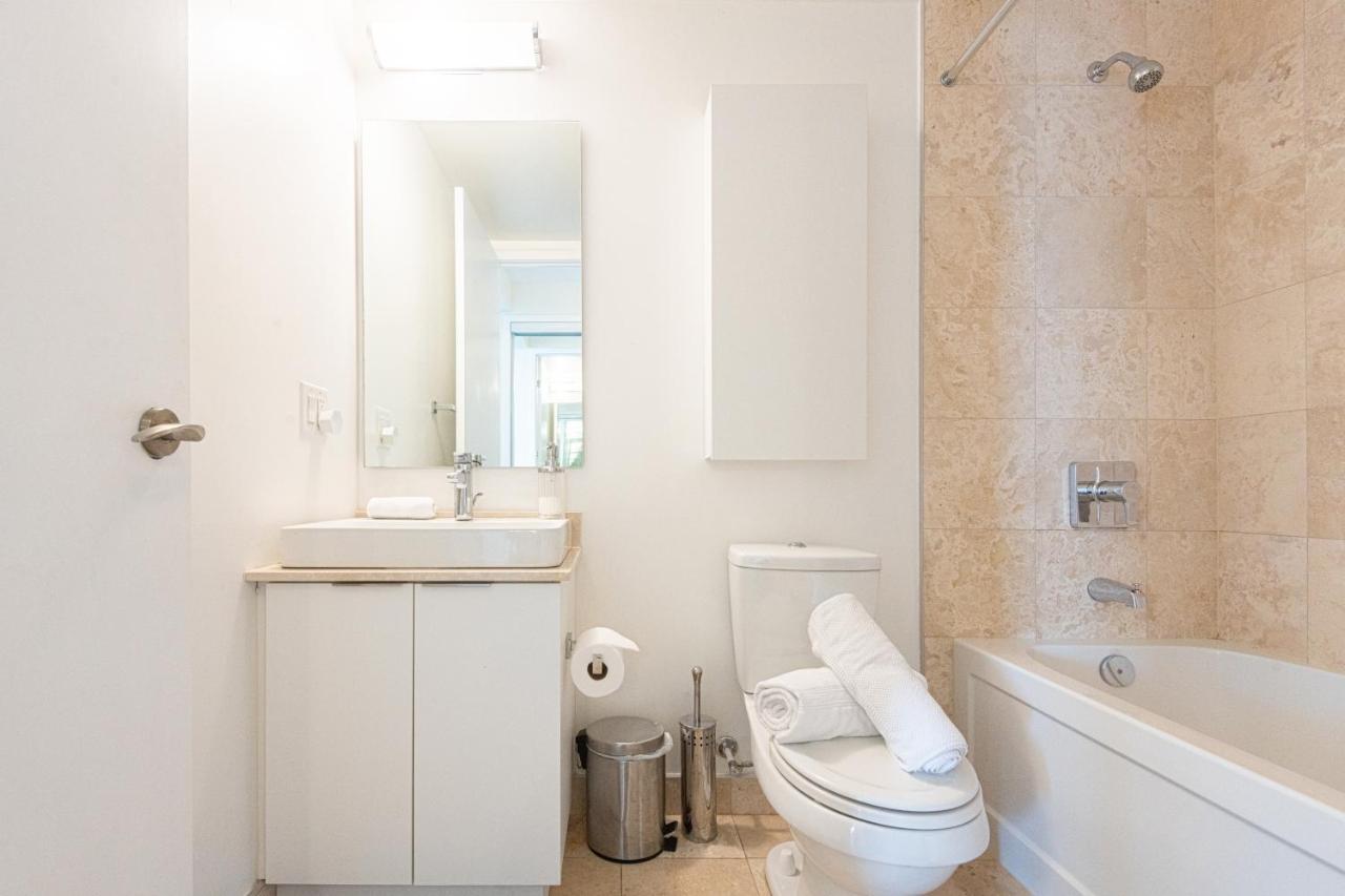Beautiful Luxurious Modern Condo With Breathtaking Views Toronto Dış mekan fotoğraf